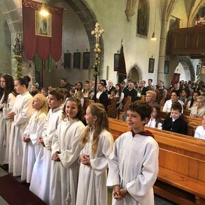 Viele Ministrant:innen und auch Gläubige waren beim Fest dabei.
