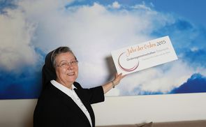 Sr. Beatrix Mayrhofer präsentiert das 'Jahr der Orden'